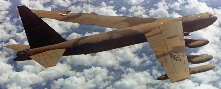 бомбардувальник B-52