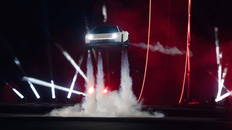 Автомобиль Tesla Roadster