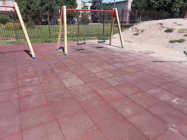 свастику убрали