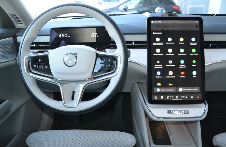 салон Volvo ES90
