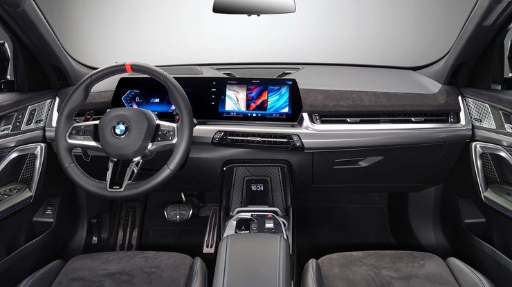 салон BMW X2, BMW X2, BMW X2 2024, кросовер BMW, електромобіль BMW
