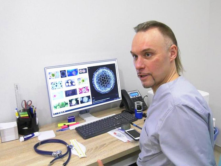 фото, врач-инфекционист Юрий Жигарев