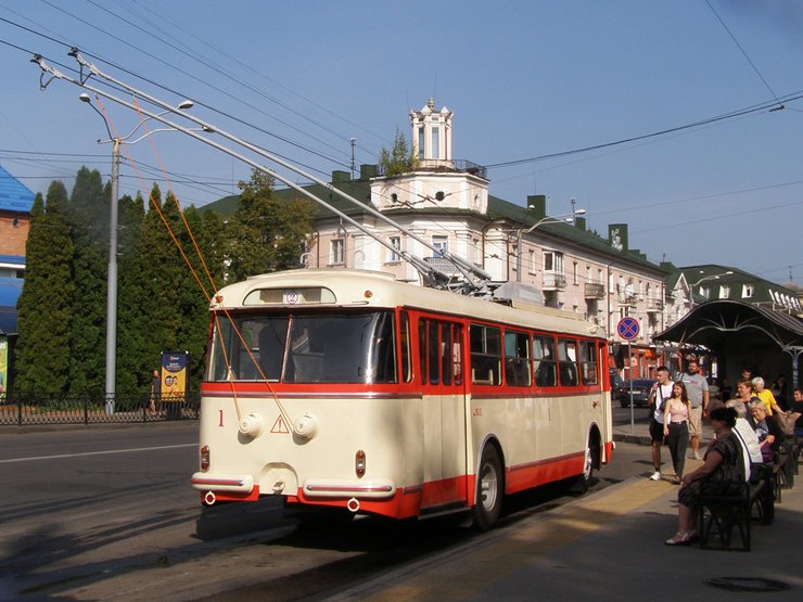 Skoda 9 Tr, троллейбус Skoda, самый старый троллейбус, троллейбус в Ровно