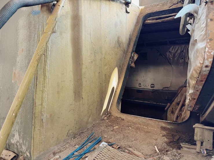 дверь бронемашины Ладога