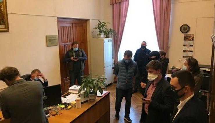 университет шевченко, обыск