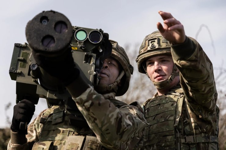 британские солдаты с ПЗРК