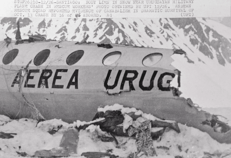Авіакатастрофа збірної Уругваю з регбі, авіакатастрофа, розбитий літак, трагедія, виживали на льодовику, врізався в гори Андрес, п'ятниця 13