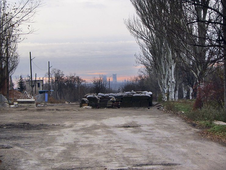 Блок-пост возле Донецкого аєропорта