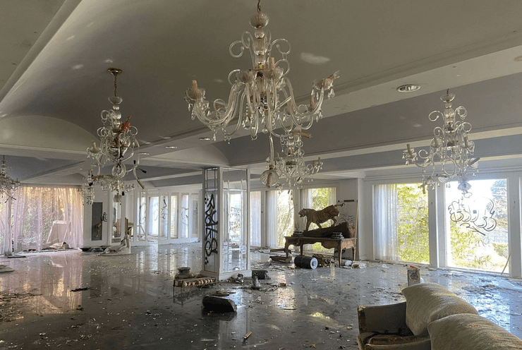 Заброшенный особняк, миллиардер, роскошное жилье, заброшенная вилла, особняк в Японии, путешествия, заброшенное здание, городской исследователь