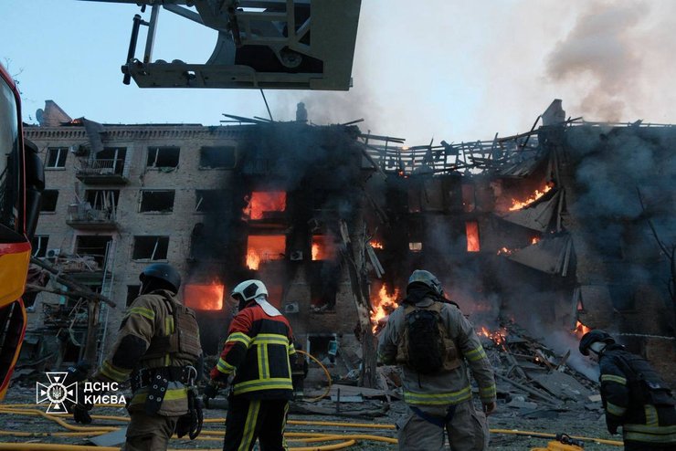 Зруйнований будинок у Києві