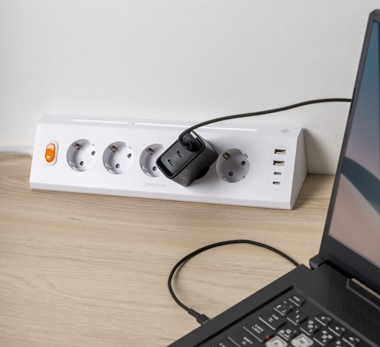 Сетевой фильтр Proove Prism Socket защищает ноутбук от низкого напряжения