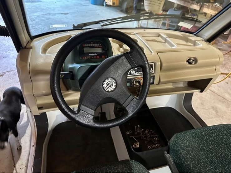 салон Bombardier NEV, электромобиль Bombardier NEV, электромобиль Bombardier NEV, электромобиль Bombardier