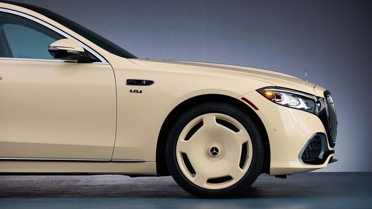 Автомобиль Mercedes-Maybach S680