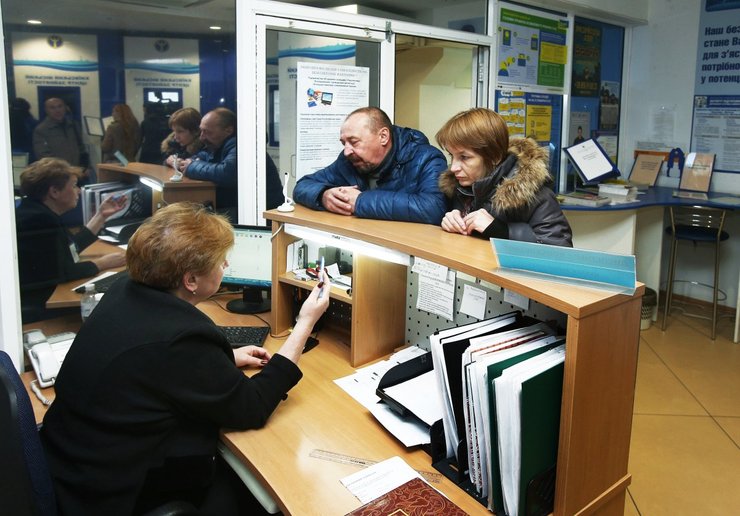 зарплаты в украине, зарплаты в киеве и львове, найти работу в украине где, безработица в украине какой уровень, как меняются зарплаты, где найти работу, повышение зарплат, рынок труда в украине