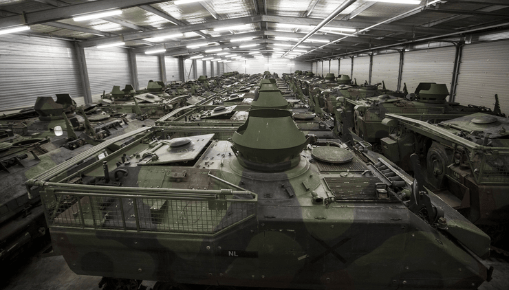 Panzerhaubitze 2000NL, PzH 2000NL, PzH 2000, сау PzH 2000, гаубицы FH-70, какое оружие голландия передала украине, поставки оружия украине, БТР YPR-765