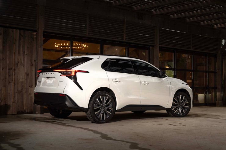 Subaru Solterra 2025, новая Subaru Solterra, электромобиль Subaru, кроссовер Subaru