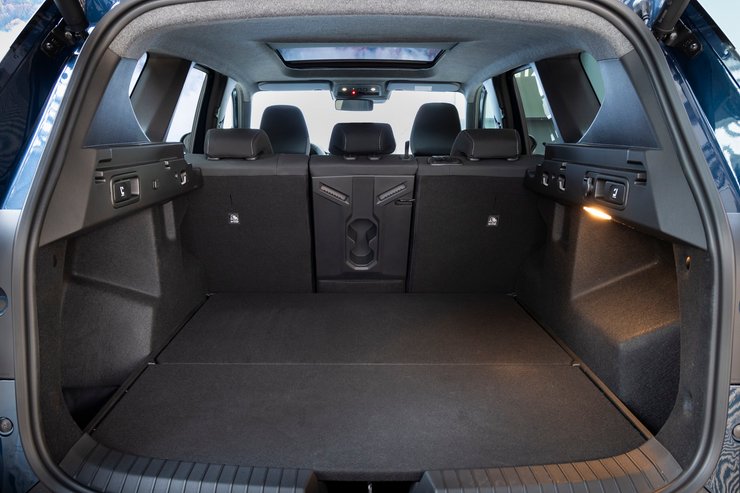 багажник Dacia Bigster, новая Dacia Bigster, кроссовер Dacia, Dacia Duster, Dacia Bigster 2025