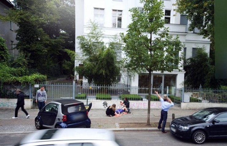 У женщины начались роды на улице