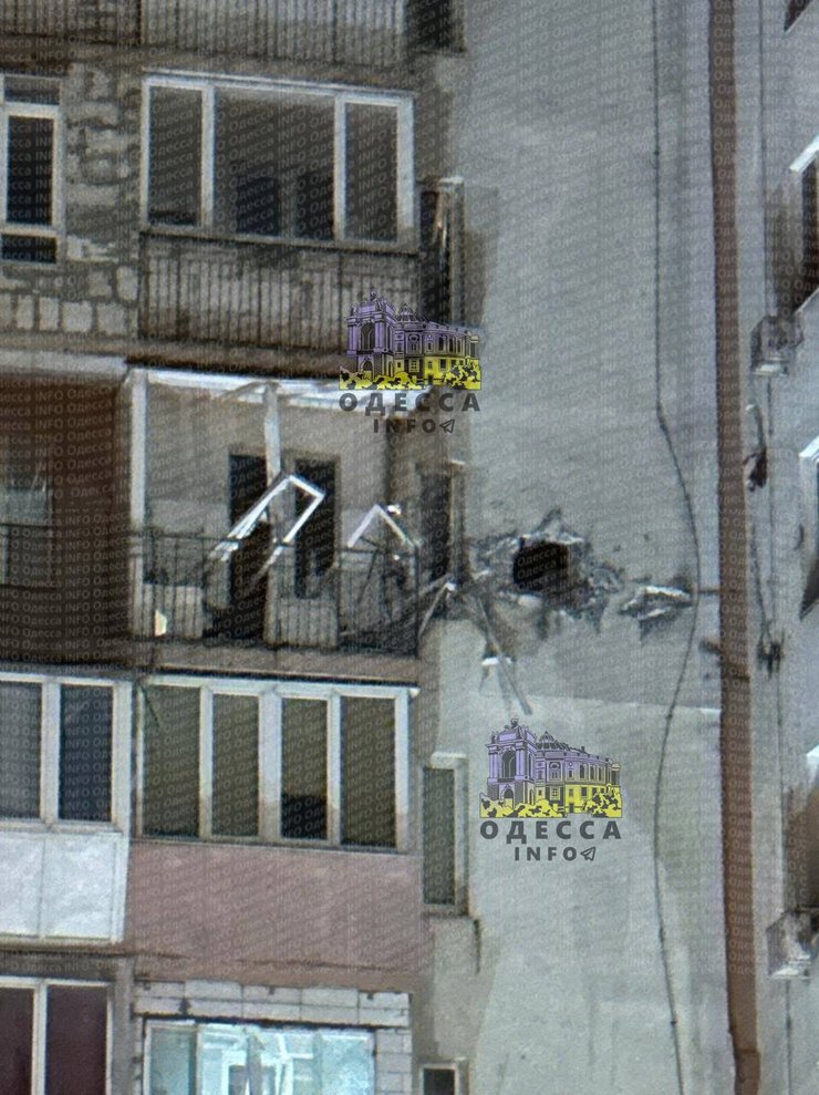 Дрон влетів у житловий будинок в Одесі