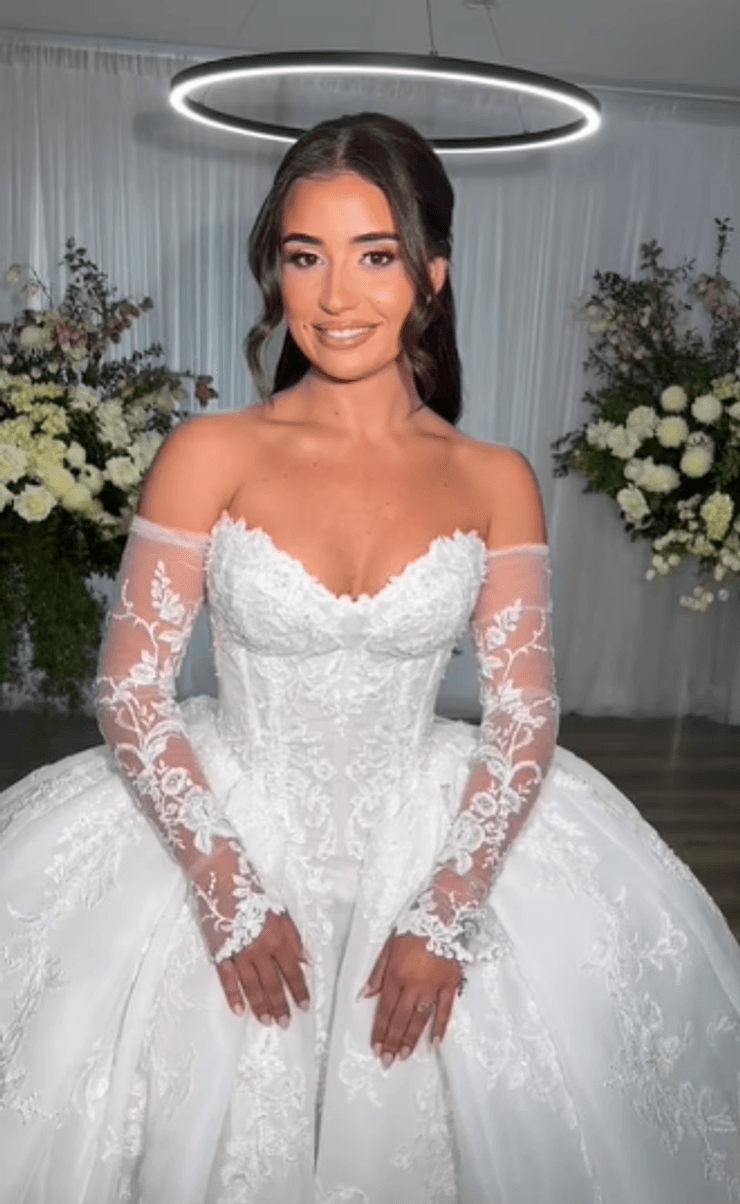 Невеста в своем платье