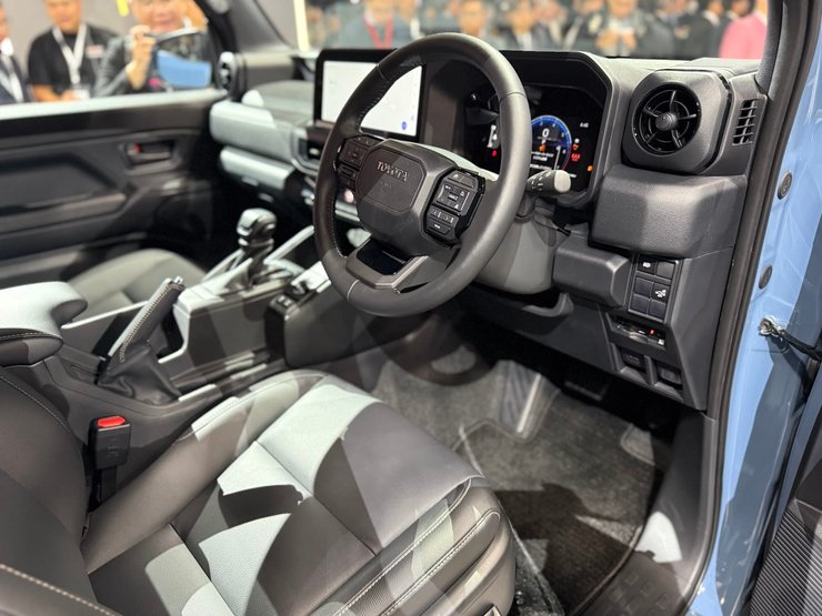 Салон Toyota Land Cruiser FJ Салон Toyota FJ