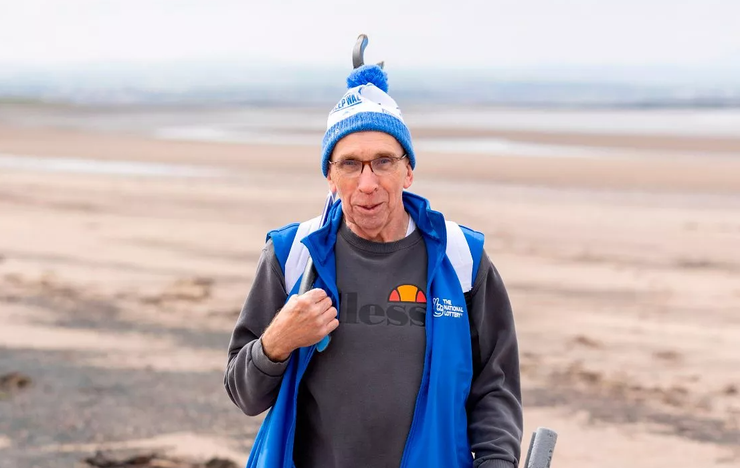 Миллионеры собирают мусор, победителей лотерею заметили за тем, как они копаются в хламе, фото, Шотландия