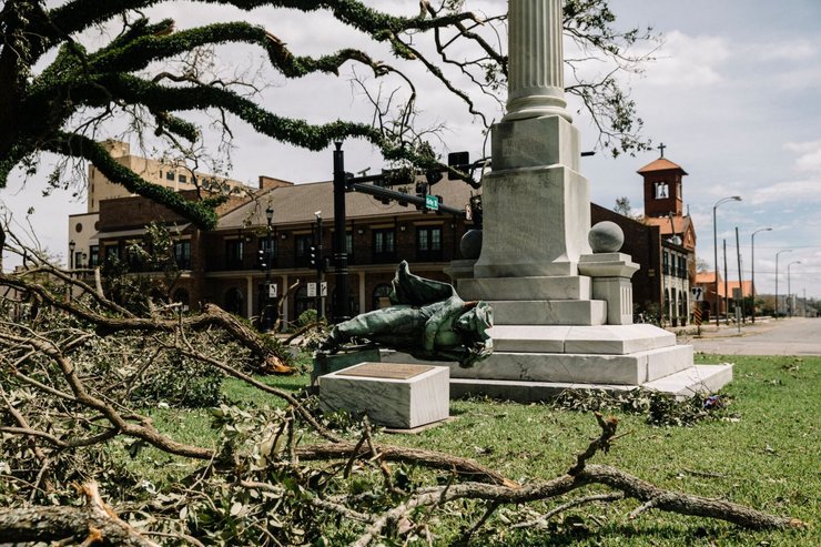 чарльз-лейк, памятник