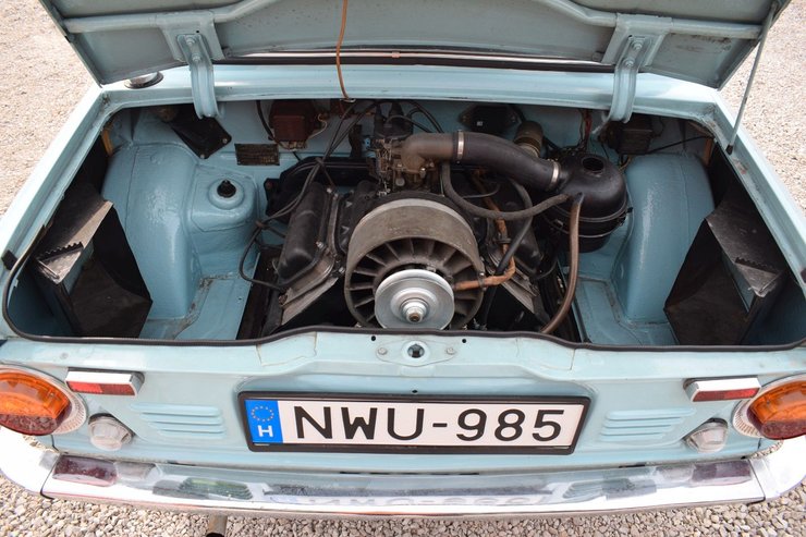 Автомобіль оснащений 39-сильним мотором