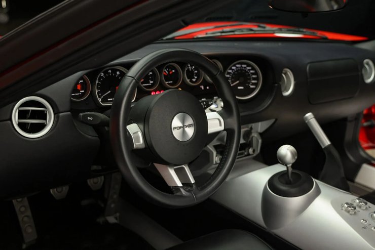 Салон Ford GT