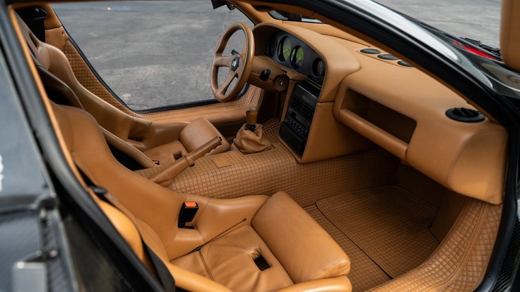 Салон Bugatti EB110