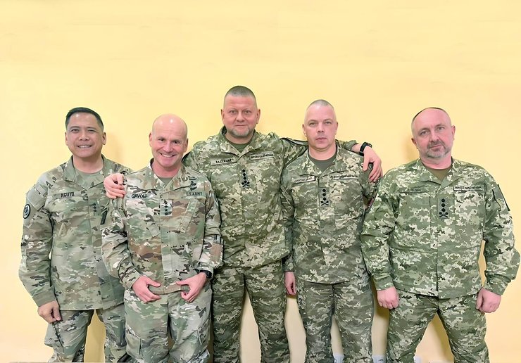 Валерий Залужный, Кристофер Каволи