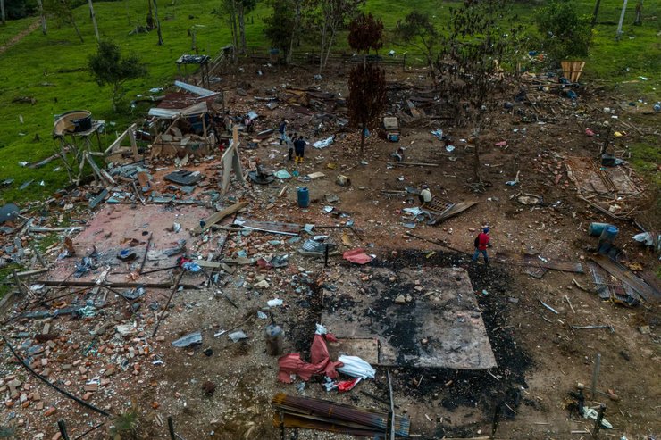 Наслідки авіаудару військових у Еквадорі