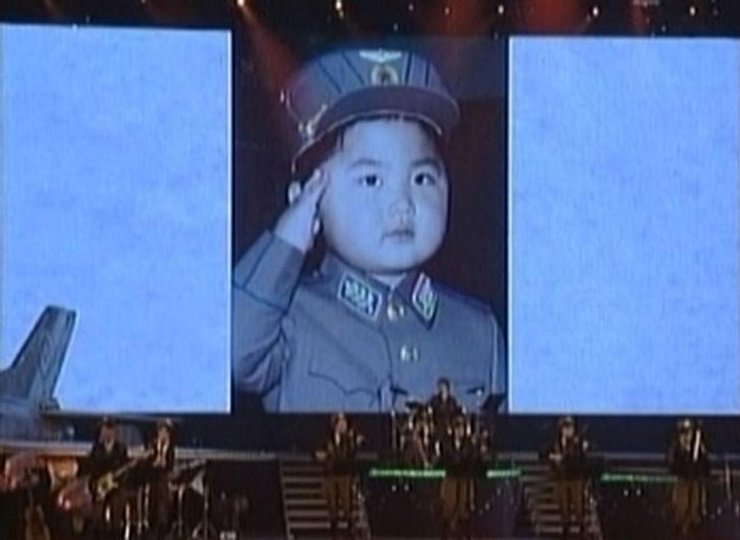 ким чен ын, Ли Соль Чжу, Ким Чен Ын, лидер северной кореи, глава КНДР, кризис среднего возраста, Северная Корея, Ким Чен Ын жена, Ким Чен Ын здоровье, Ким Чен Ын ракеты, Ким Чен Ын дочь, Ким Чен Ын семья