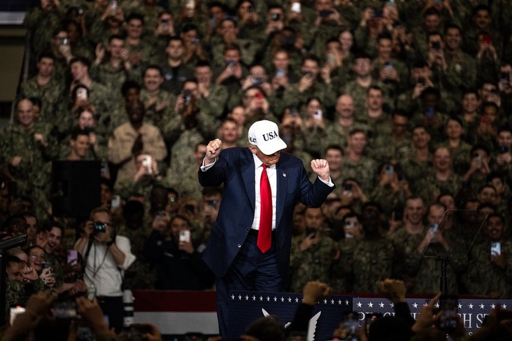 дональд трамп авианосец дональд трамп авианосец