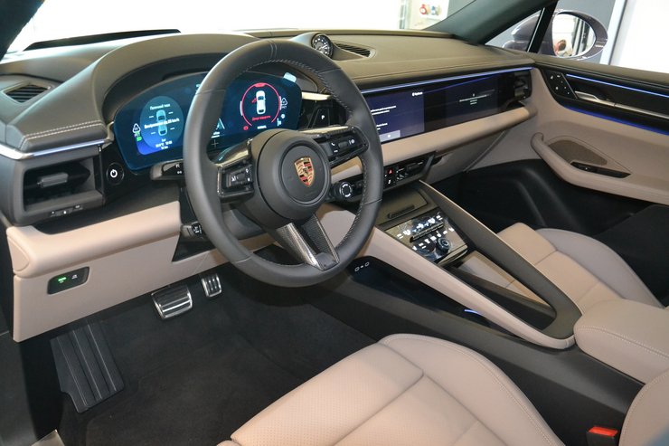 салон Порше макан, новий Porsche Macan, електромобіль Porsche, кросовер Porsche, Porsche 911