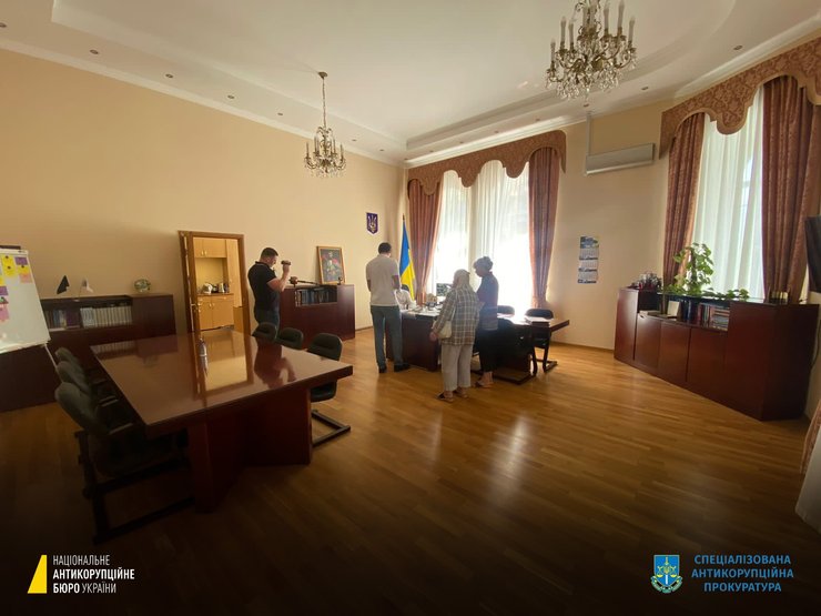 Обыск в кабинете главы ГСА