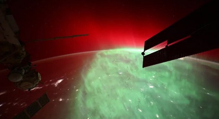 полярне сяйво МКС