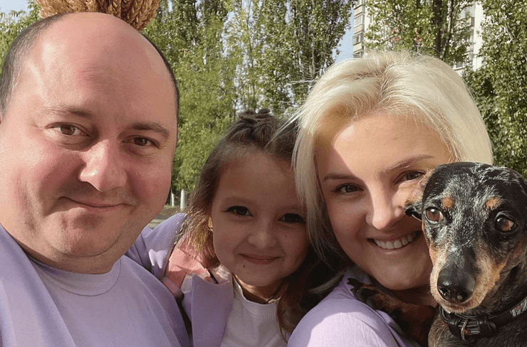 Юрий Ткач, его жена Виктория, дочь Лиза