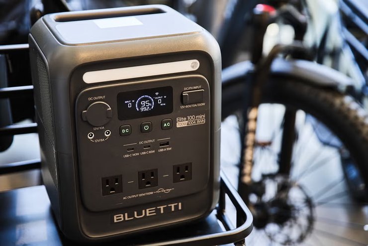 Портативная зарядная станция Bluetti