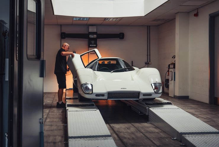 McLaren M6