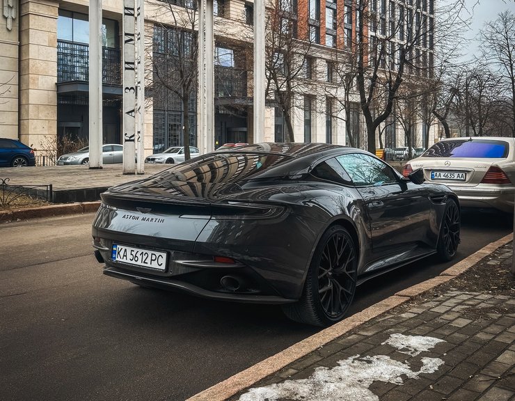 суперкар Aston Martin DB12, новий Aston Martin DB12, суперкар Aston Martin