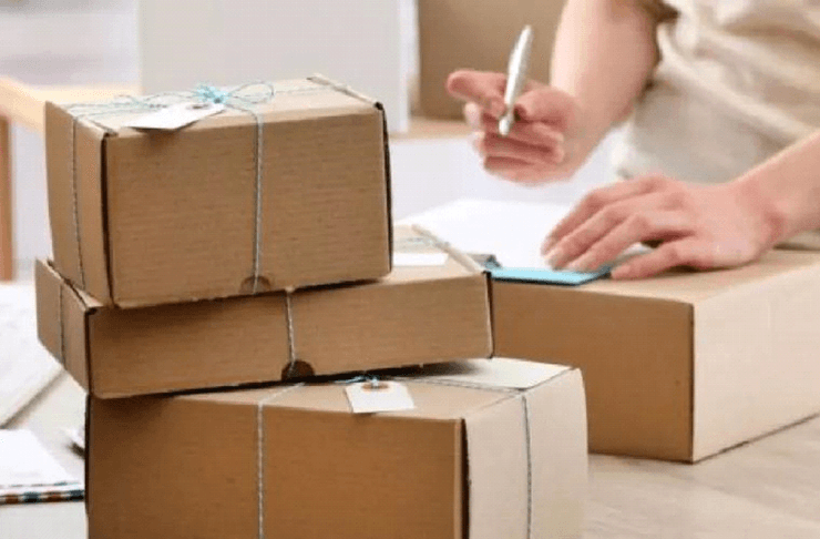 Соседка воровала посылки и получила неожиданный урок от владелицы, которая решила проучить ее