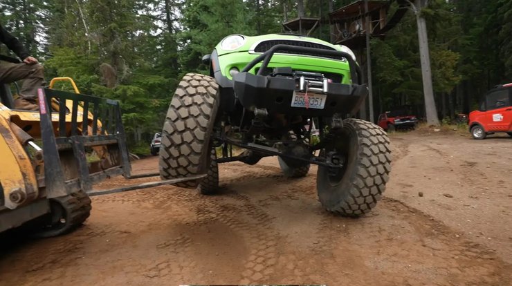 Mini Cooper монстр-трак