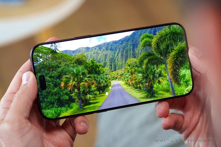 Дисплей iPhone 18 Pro Max iPhone 18 Pro Max: тести яскравості дисплея