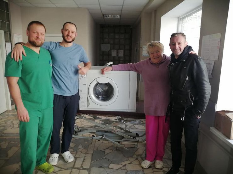 З початку війни Сергій Жадан допомагає людям у Харкові