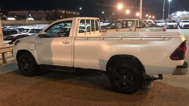 Toyota Hilux, пикап Toyota Hilux, электромобиль Toyota