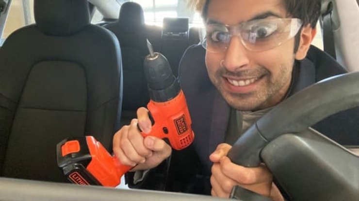 Сирадж Раваль, Tesla