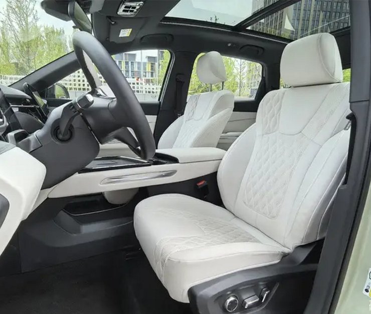 салон FAW Bestune, кроссовер FAW, новый FAW Bestune Yueyi 07