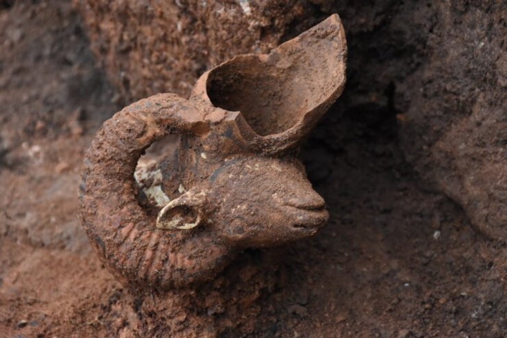 археологи раскопали артефакт