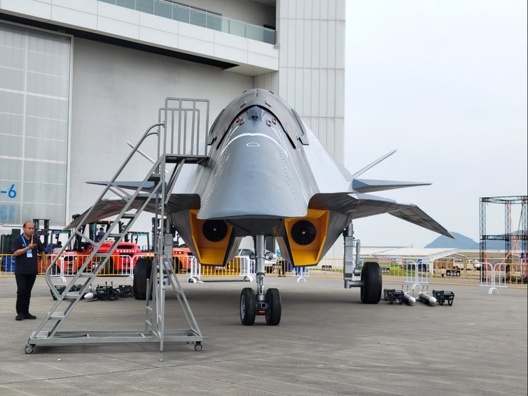 китйский самолет Белый император